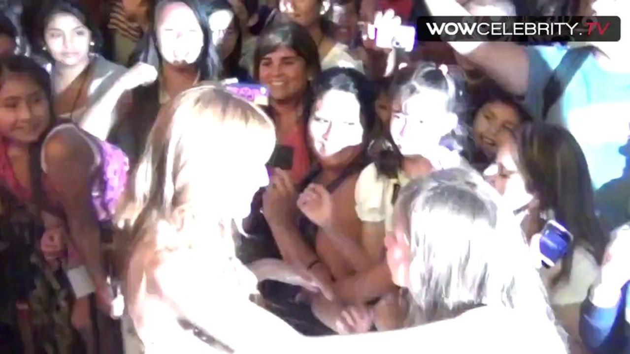 Bella Thorne Gives a Shout Out to WowCelebrity.TV