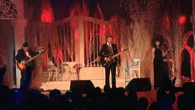 Prince William sings with Taylor Swift and Bon Jovi