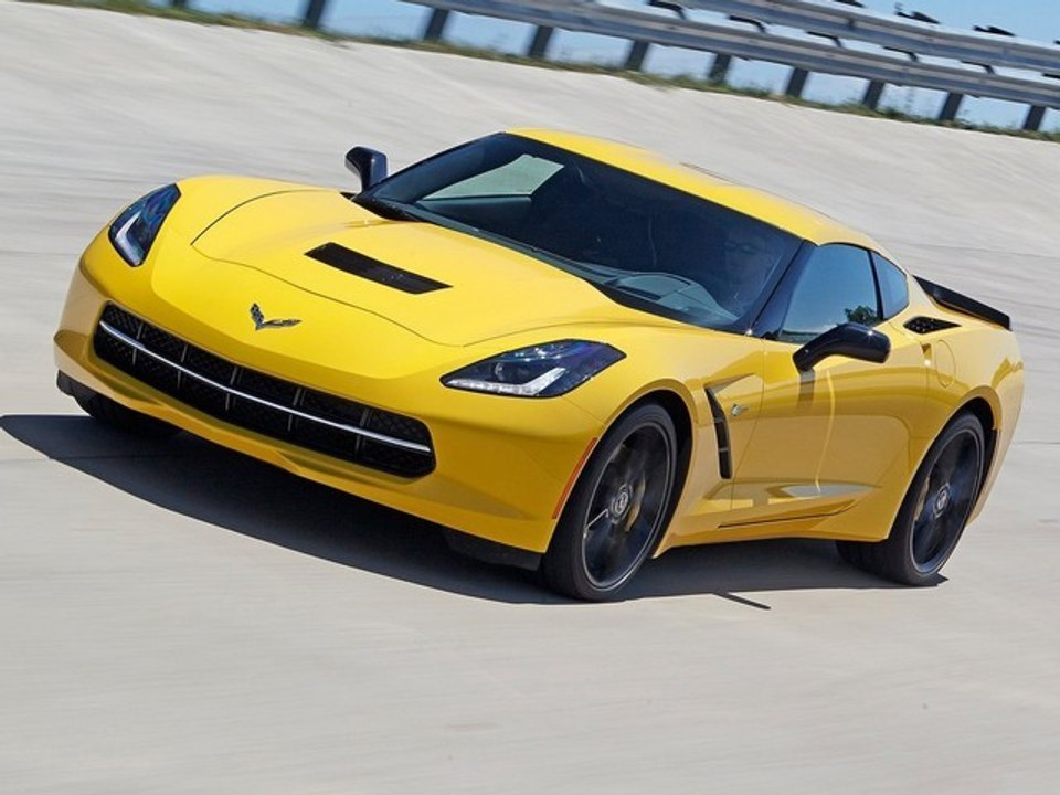 Une Corvette Stingray sur circuit pour le Beaujolais Run 2013
