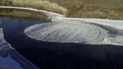 Disque de glace géant dans une rivière!