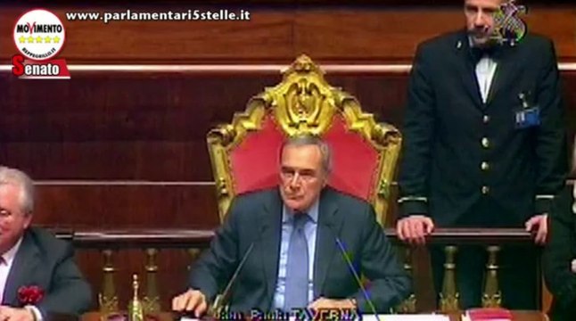 Taverna (M5S) umilia Berlusconi, il PDL sbrocca - MoVimento 5 Stelle