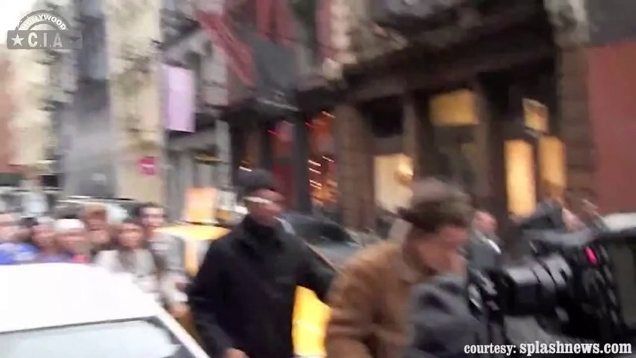 Harry Styles Warns Paparazzi to Not Take His Photos