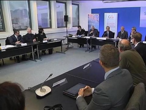 Courbe du chômage: François Hollande parle d'une bataille qui se fera mois par mois - 28/11