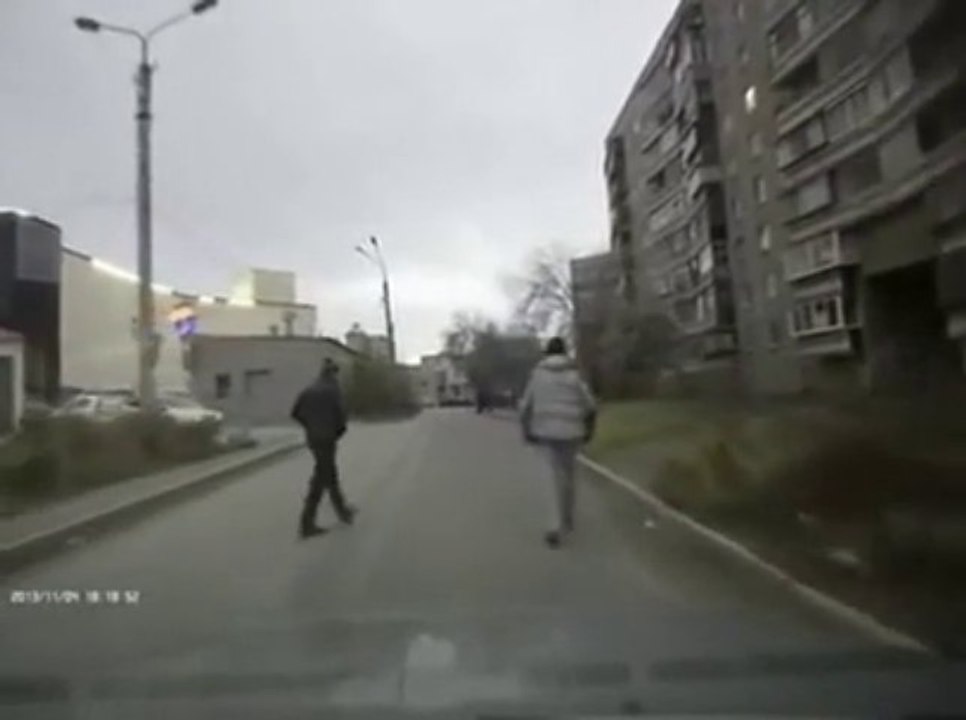 Piétons russes bien violents.