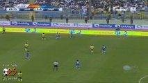 لاعبي #النصر محمد حسين و عمر هوساوي في مباراة الديربي