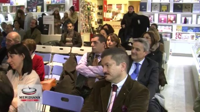 Alberto Di Majo racconta il “Virus” della politica italiana, 101 parole su luce e ombre del non partito M5S