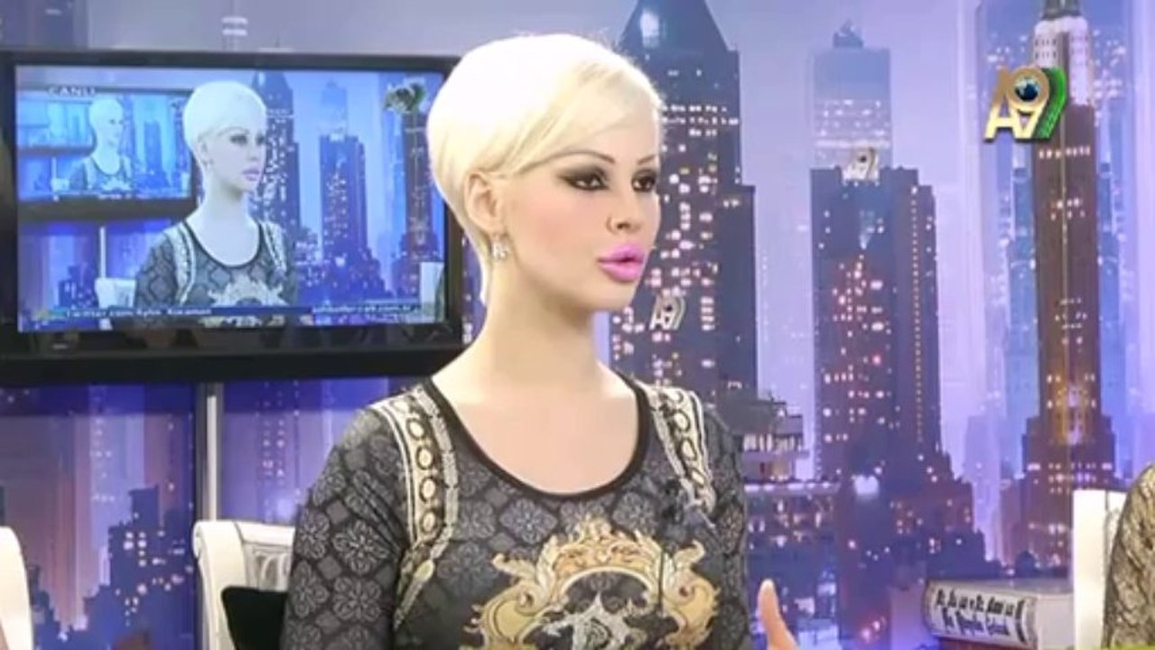 Merve Büyükbayrak, Aylin Kocaman, Gülşah Güçyetmez, Beril Koncagül, Didem Ürer ve Ceylan Özbudak'ın A9 TV'deki canlı sohbeti (28 Ekim 2013; 20:30)