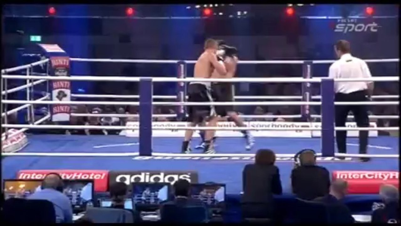 Dmitry Sukhotsky vs Eduard Gutknecht 2013-11-23