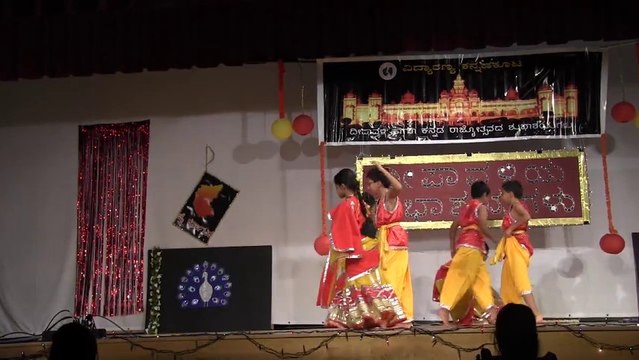 VIDYARANYA KANNADA KUTA: DEEPAWALI/RAJYOTSAVA 2013: DANCE: RAJYOTSAVADA DINDIMA