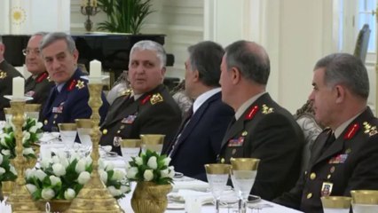 Cumhurbaşkanı Gül’den YAŞ Üyelerine Öğle Yemeği