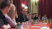 Rencontre de Thierry Repentin avec des jeunes étudiants européens de chaque état membre (07/11/2013)