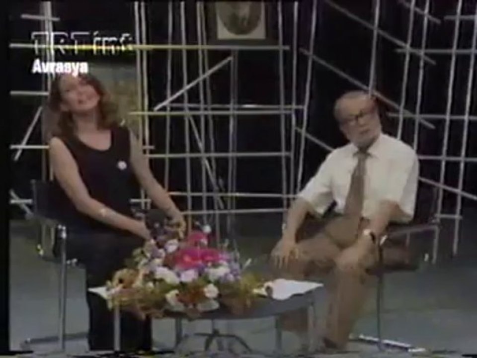 Seher Dilmaç _ Yalancıdır hep aynalar gir kalbime gör kendini