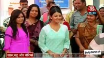 Rachna-Gunjan Ka Jhadu Aandolan!! - Sapne Suhane Ladakpan Ke - 29th Nov 2013