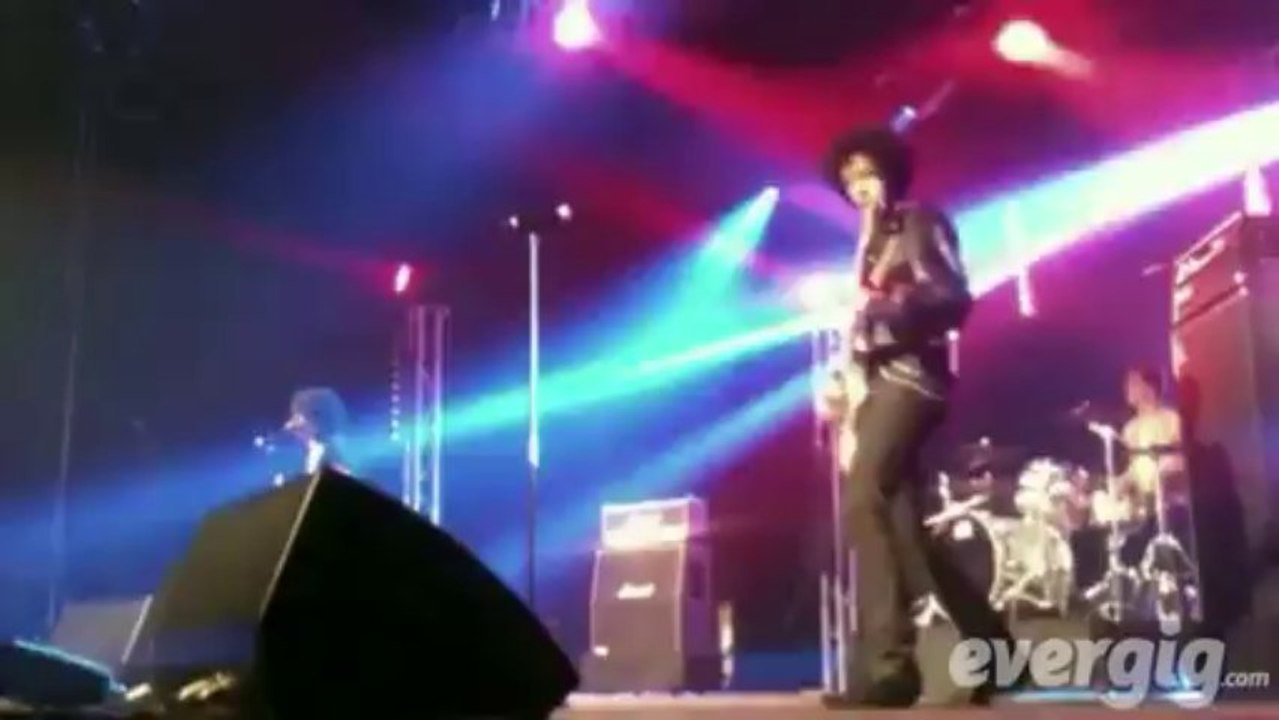 NRJ Music Tour "Leslie " Sobri - J'attends " (medley)" - Les arènes de Valenciennes - Concert Evergig Live - Son HD