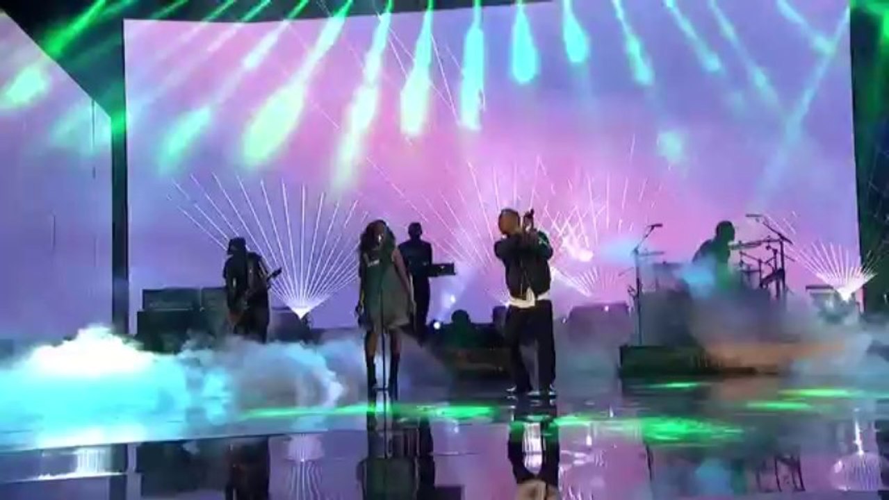 Kendrick Lamar - Swimming Pools / Poetic Justice (2013 AMAs) + download HD