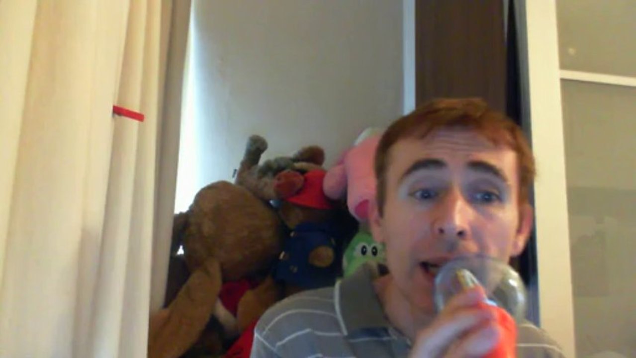 Wiwi égratigne "la bourgeoisie des sensations" de Calogero