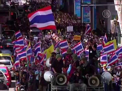 Протестующие Таиланда обесточили офис полиции