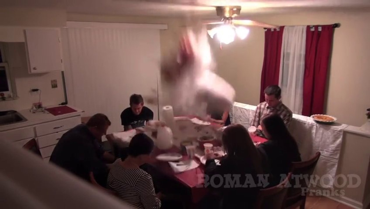 Dinde de Thanksgiving piégée - Bombe de Thanksgiving - Caméra cachée