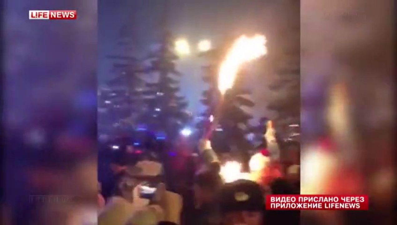 Prendre feu en portant la flamme Olympique - FAIL en direct!