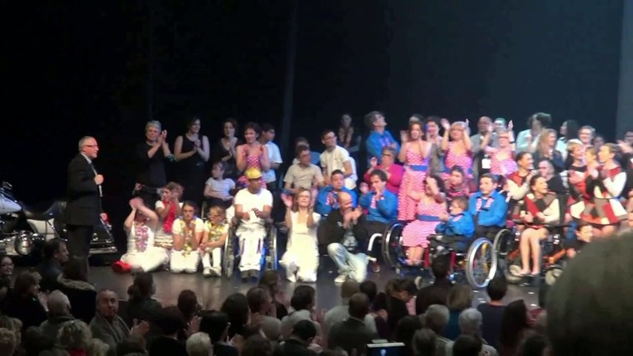 Mode H 2013 .Spectacle chorégraphique. (4ème partie sur 4) à Tours au Vinci le 19 Novembre 2013.Thème de la chanson Française