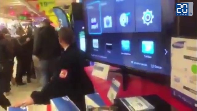 PS4: Ruées dans les magasins pour acheter la console next gen