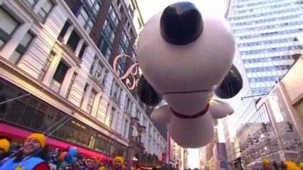 Цветен и шумен парад в Ню Йорк