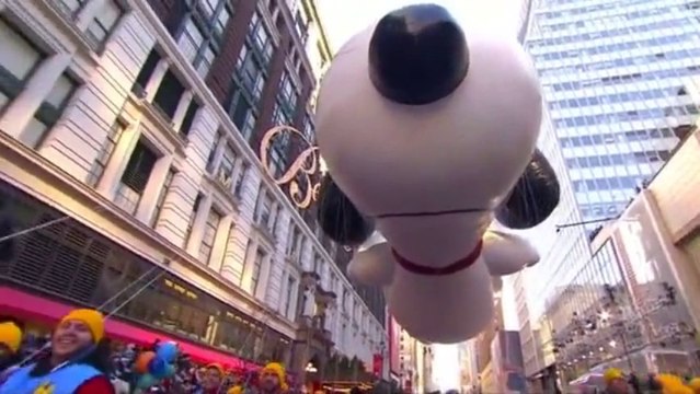 Цветен и шумен парад в Ню Йорк