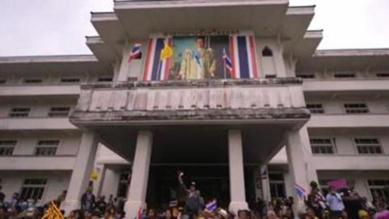 Thai protesters force local governor out