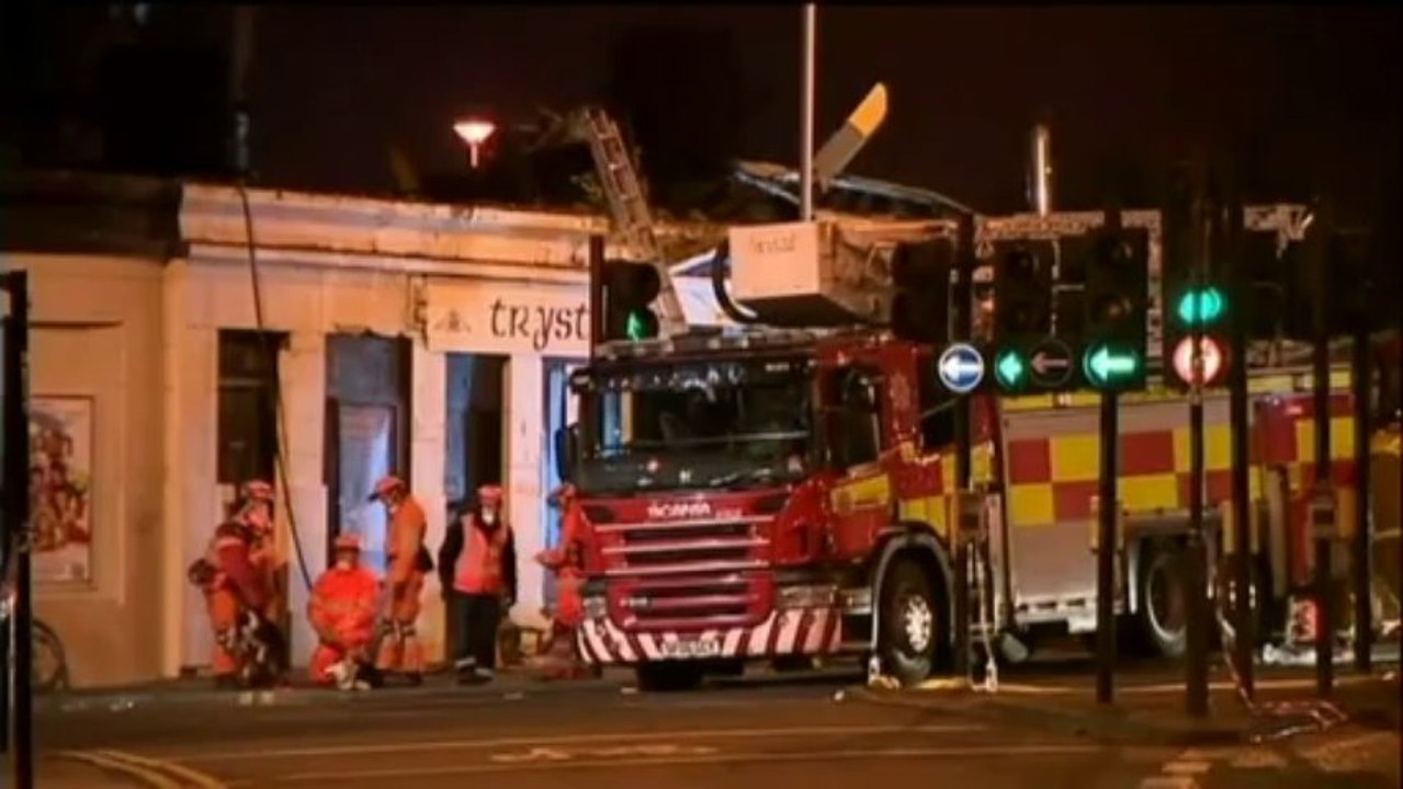 Ecosse : un hélico s'écrase sur un pub bondé à Glasgow