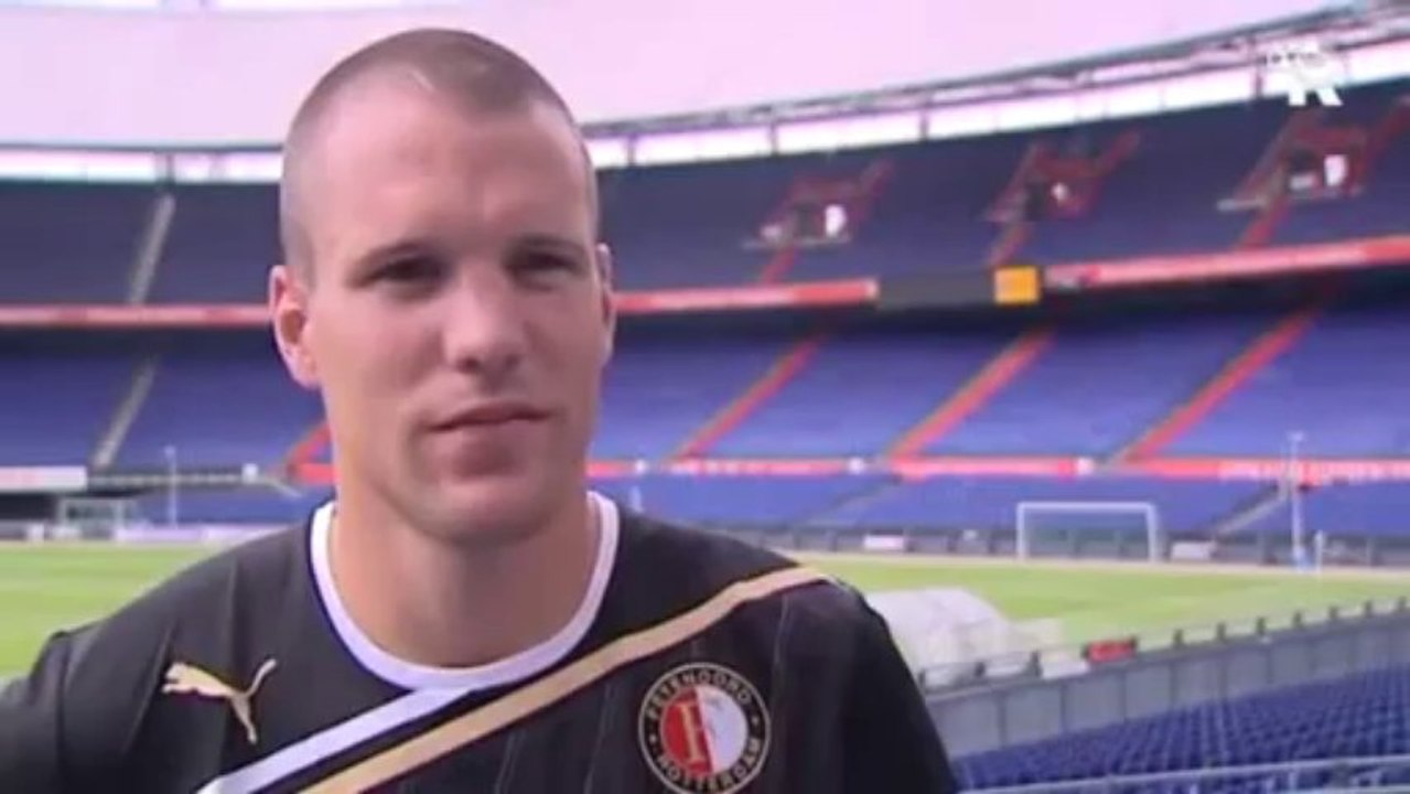 26-06-2011 Ron Vlaar na de eerste training