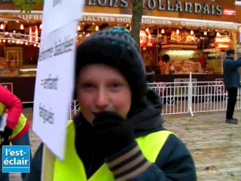 Rythmes scolaires : les parents d'élèves manifestent à Troyes