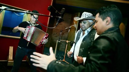 Jorge Celedón y Reynaldo Armas - La Quiero y Qué