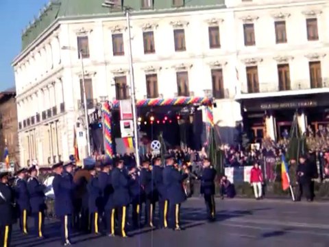 LA MULŢI ANI, ROMÂNIA ! Piaţa UNIRII-Iaşi, 1 decembrie 2013
