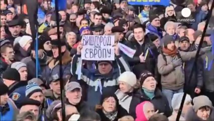 Muhalefet Yanukoviç'in istifasını istiyor