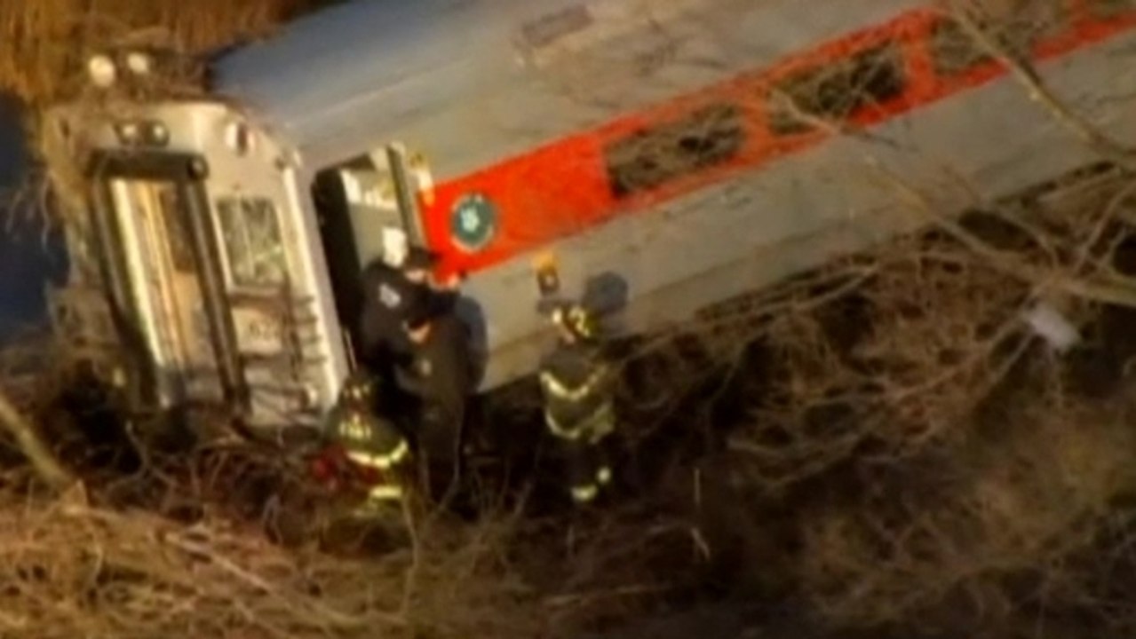 Train derails in Bronx, multiple injuries