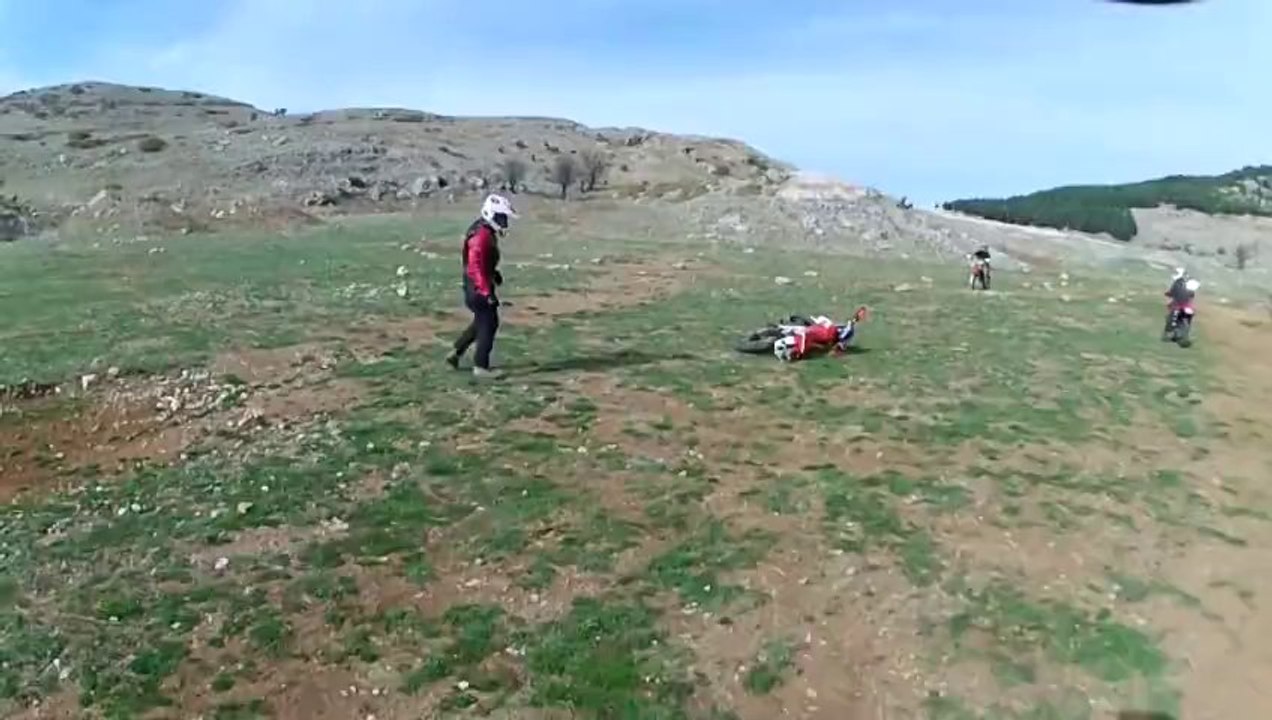 kamel goes down