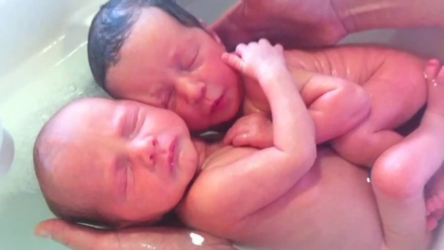Twin Babies Bath * Thalasso Bain Jumeaux