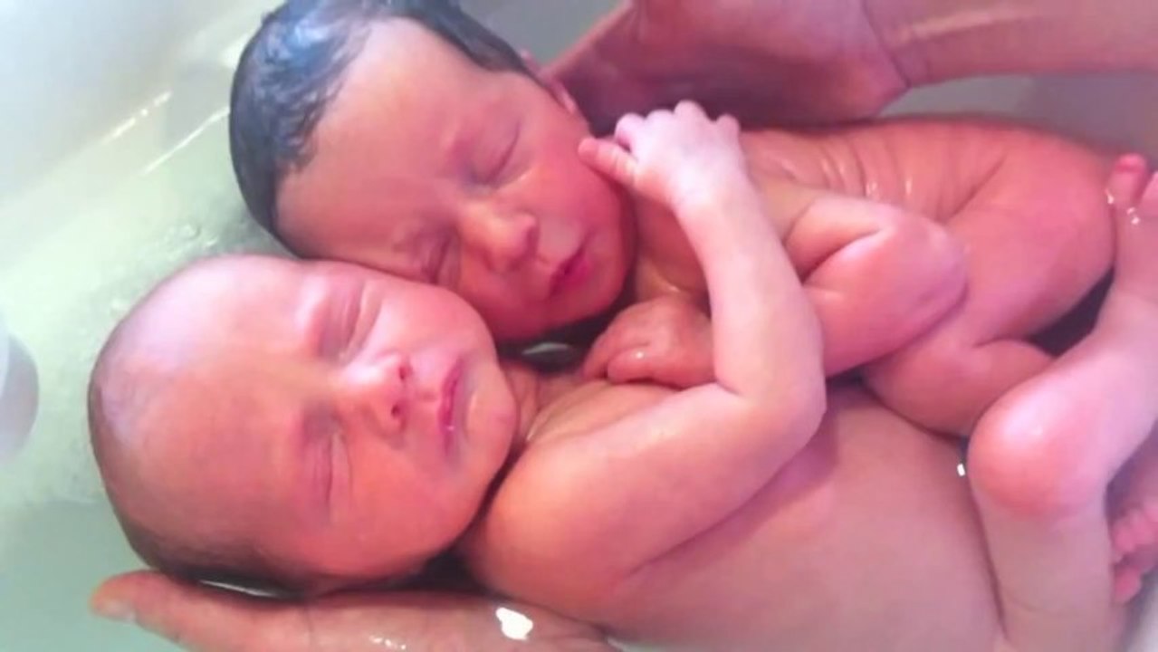 Twin Babies Bath * Thalasso Bain Jumeaux