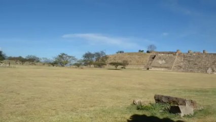 SITE PRECOLOMBIEN DE MONTE ALBAN  OAXACA (Mexique) LE 16 NOVEMBRE 2013