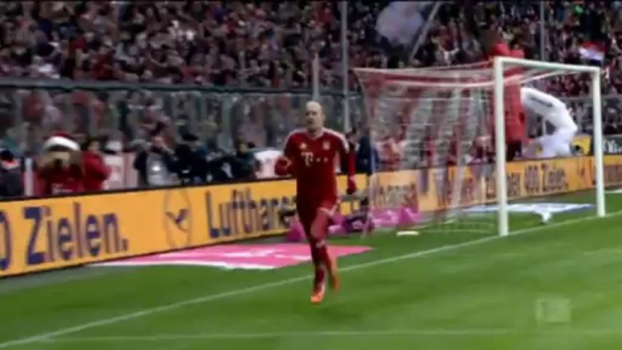 14e j. - Arjen Robben sur les rotules