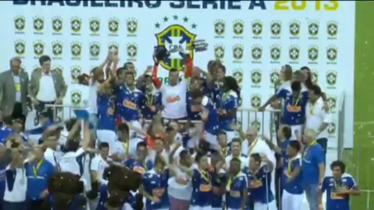 Champions Cruzeiro slip to second straight defeat