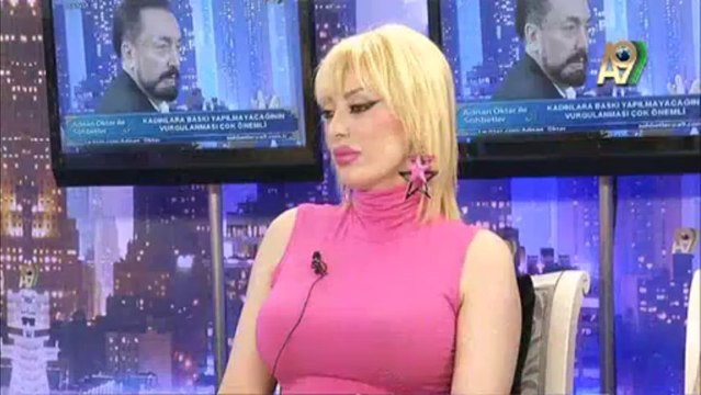 Kadınlara saygı duyup, hür tavırlarından hoşnut olmak gerekir.