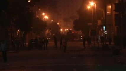 Clashes go into the night in Cairo