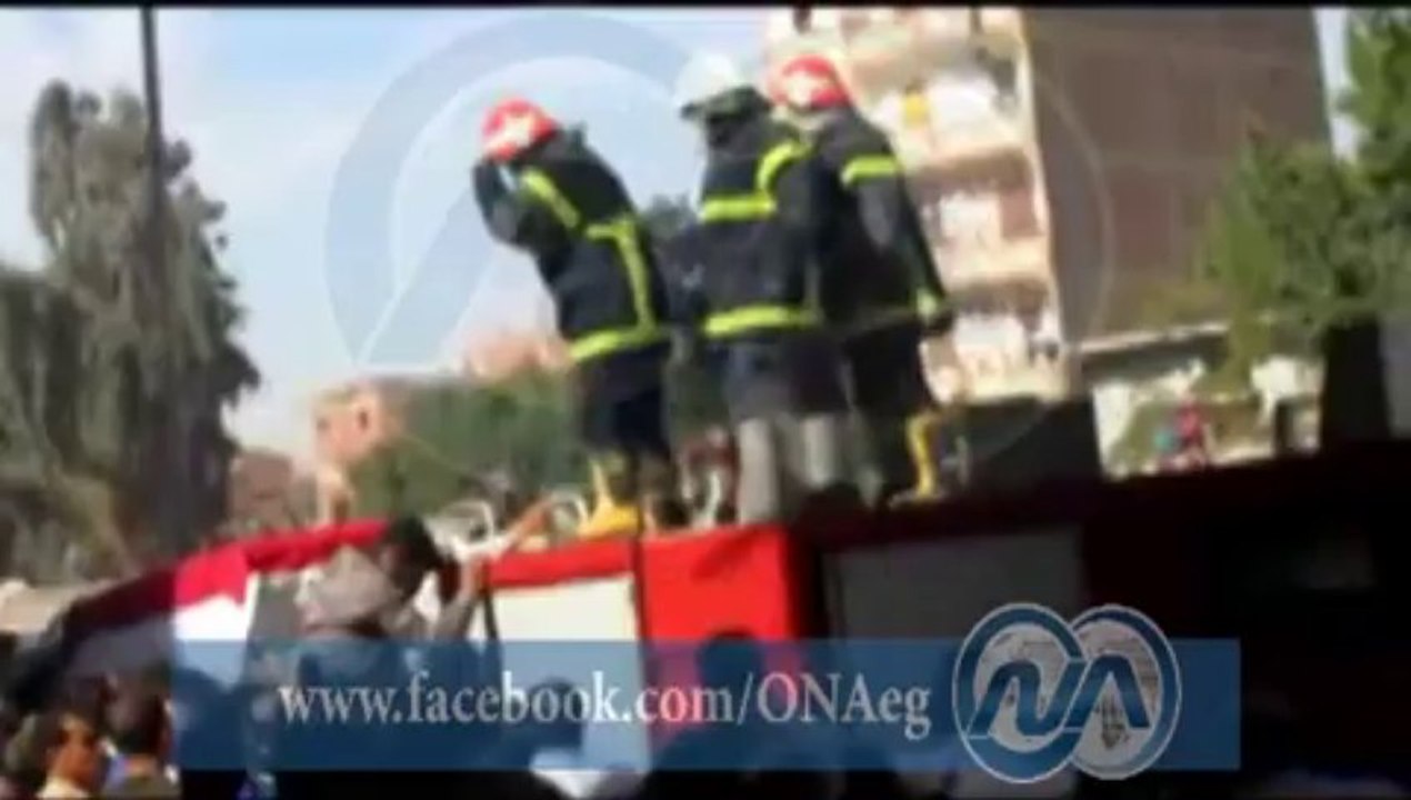 لحظات بالدموع اثناء تشييع جثمان معاون مباحث صان الحجر بالشرقية