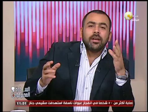 السادة المحترمون: حرق سيارة شرطة أمام جامعة القاهرة