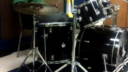 A great short unnamed song by dasourlemons and keys to the studio - Filmed in HD at the community centre