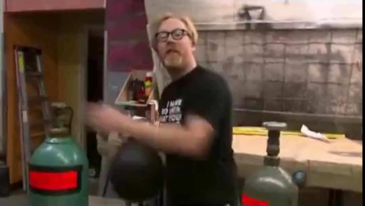 Mythbusters_Helium_and_Sulfur_Hexafluoride