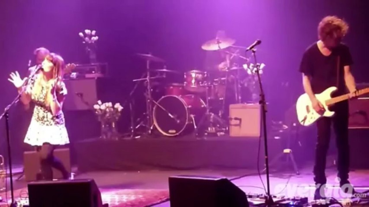 Julia Stone "By the horns" - La Cigale - Concert Evergig Live - Son HD