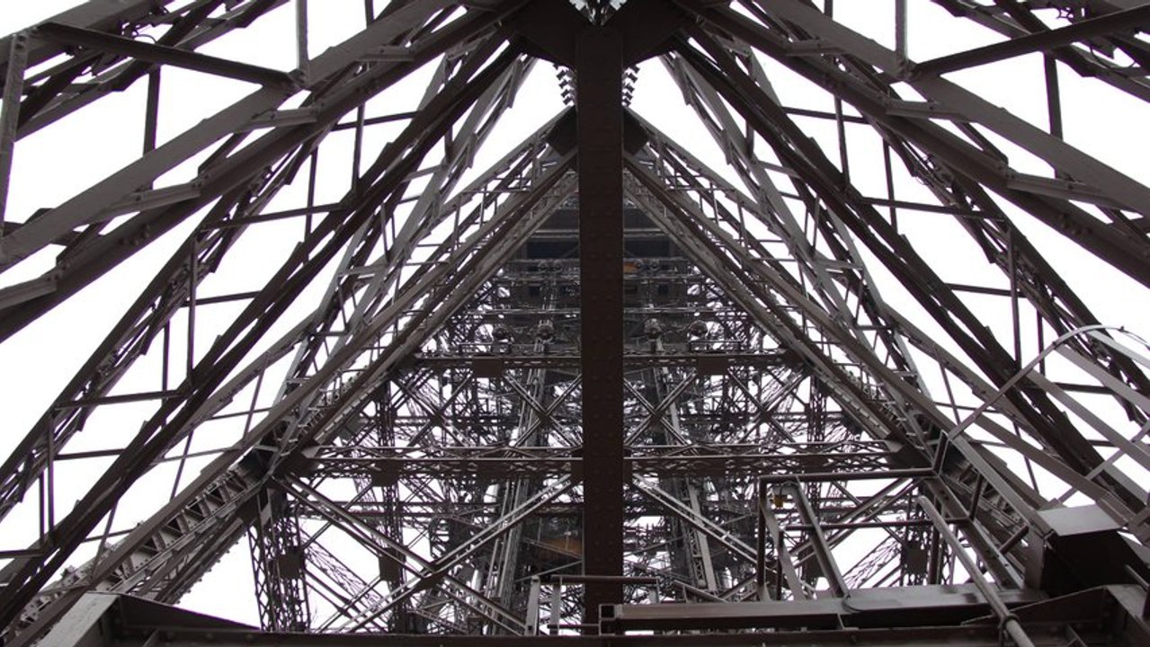 La Tour Eiffel est une antenne