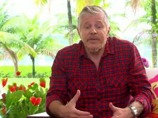 Miguel Falabella chega na festinha e trio entrevista Angélica! Reveja!